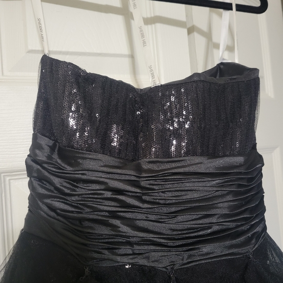 SHERRI HILL Formal Prom/Homecoming or other special occasion Black Gown - Picture 6 of 12